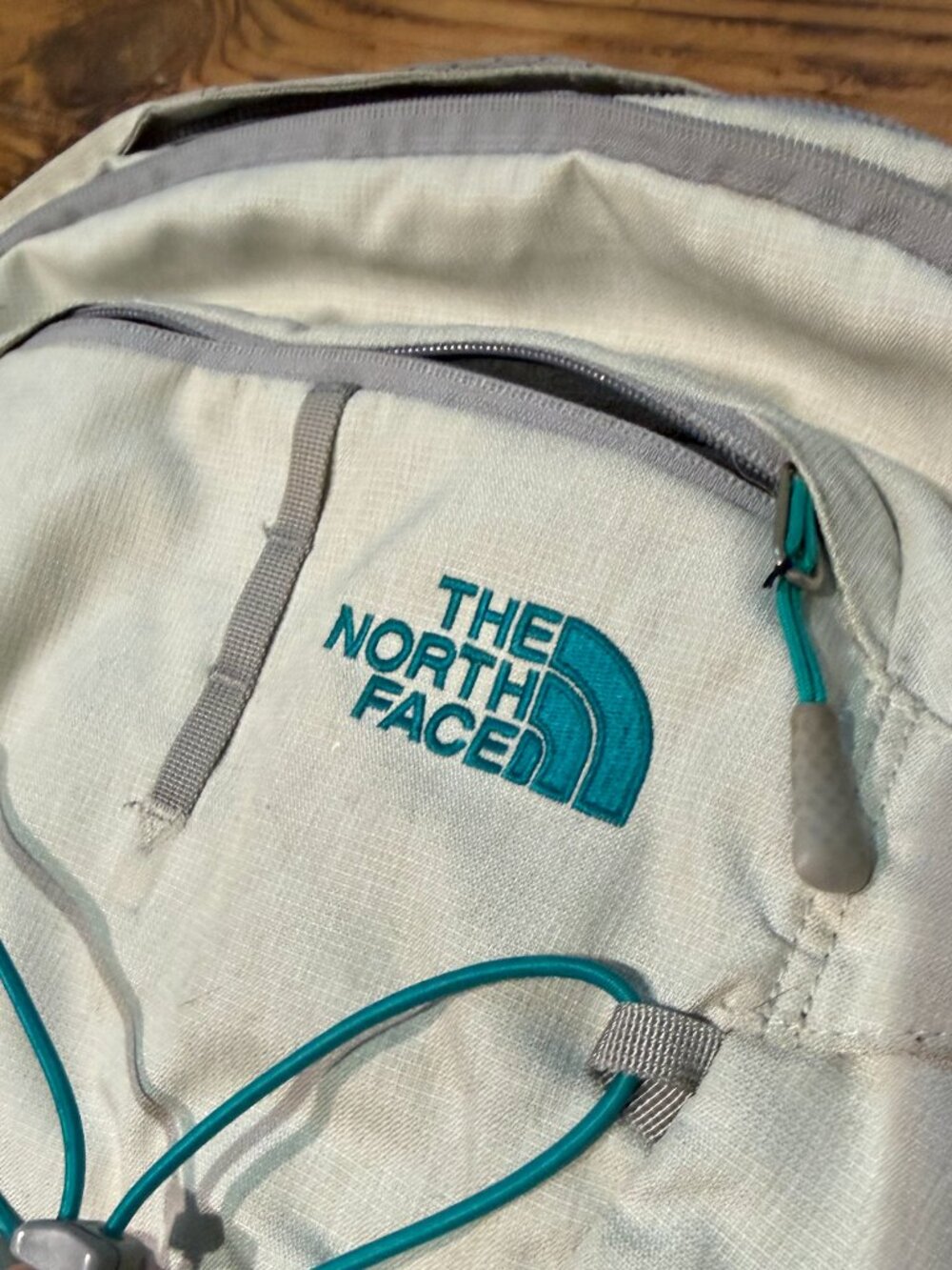 The North Face Borealis Flex Vent Backpack Book Bag Laptop Gray Teal Hiking - Picture 4 of 15